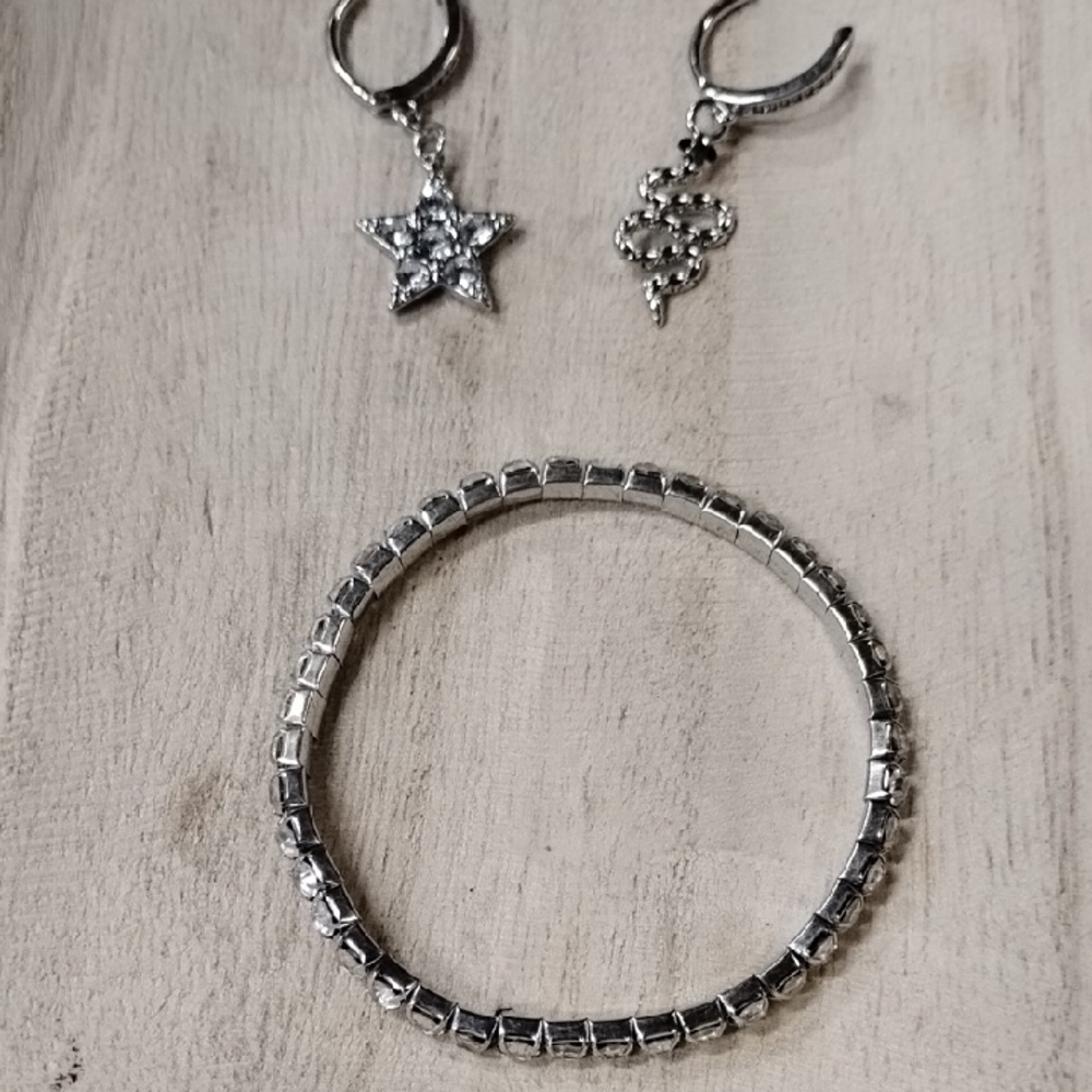 Stretchy Silver Tone Bracelet/ Belly Button Ring